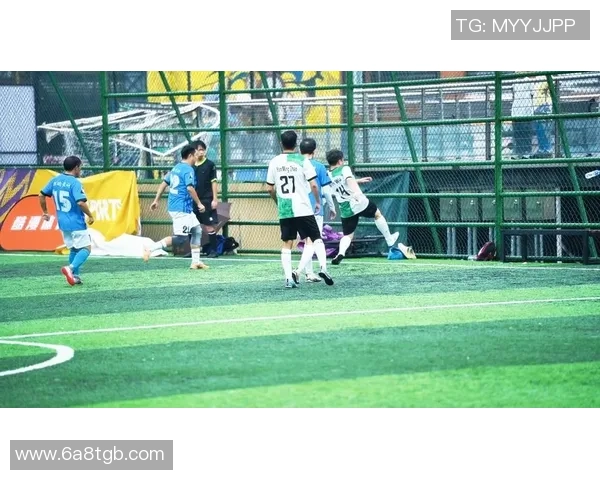 足球明星观看排球比赛视频分享他们的感受与精彩瞬间